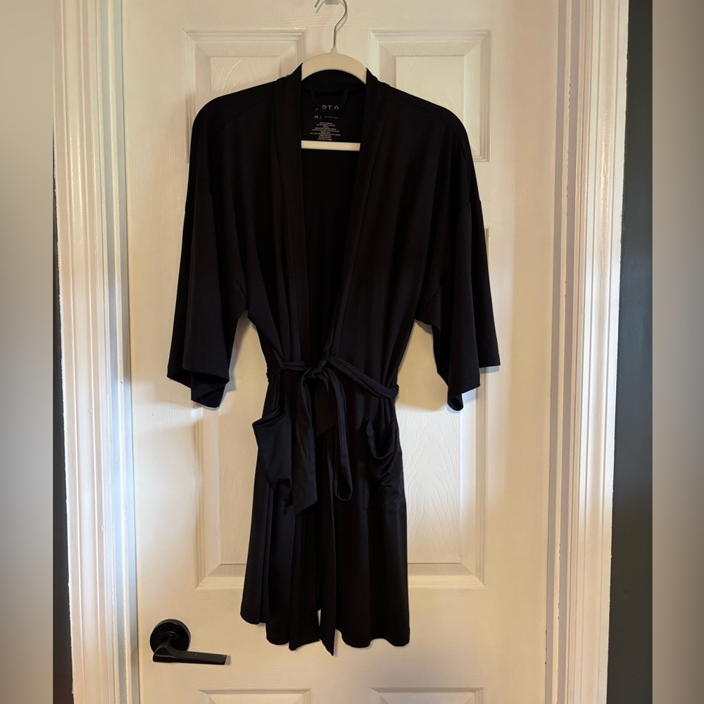 APT.9 Black Women’s Robe - Intimates Size Medium